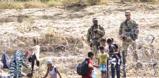 Migrants attempt to cross into the U.S. near Piedras Negras