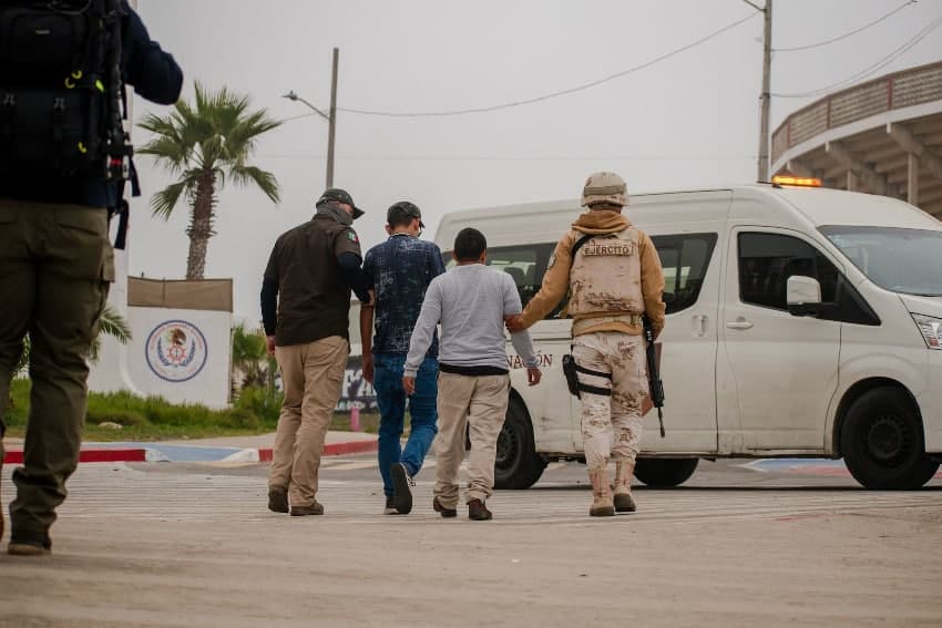 National Guard detain migrants near the border