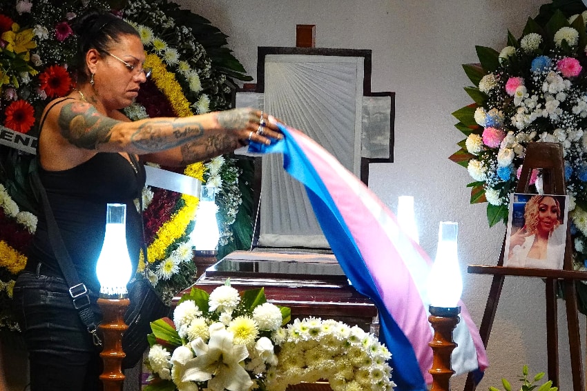 A wake is held in México state for Samantha Gomes Fonseca
