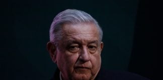A serious portrait of President López Obrador