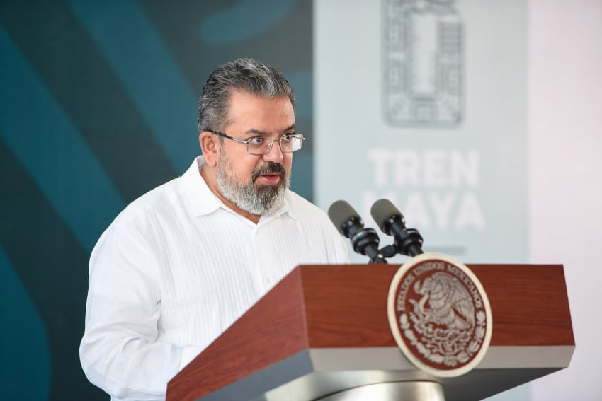Jorge Nuño Lara at a press conference