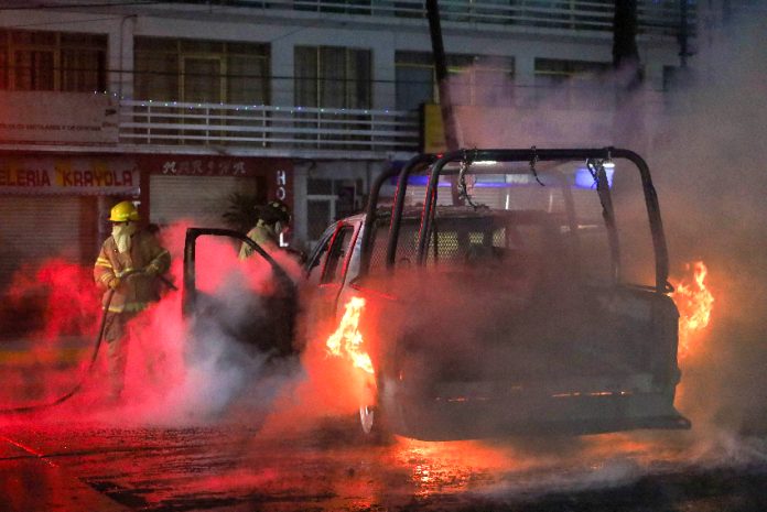 Police patrol truck on fire in Chilpancingo