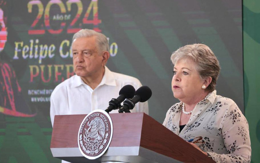 President López Obrador and Foreign Affairs Minister Alicia Bárcena