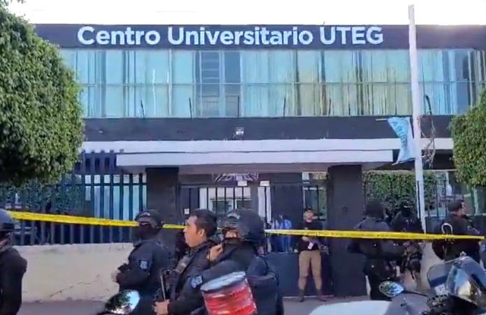 Campus of the Technological University of Guadalajara with police officers