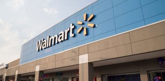 Photo showing the front of a Walmart store in Mexico