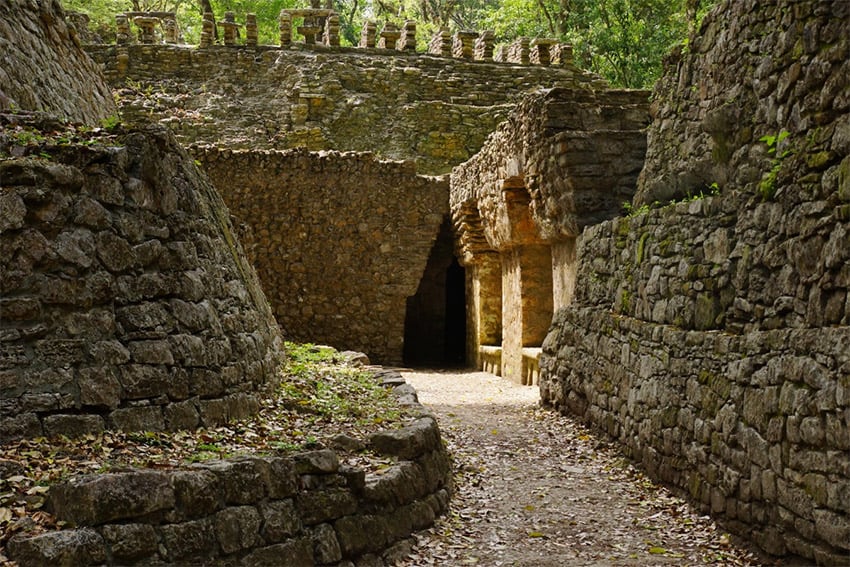 The Labyrinth, a complex building in the Gran Plaza area of Yaxchilán. 