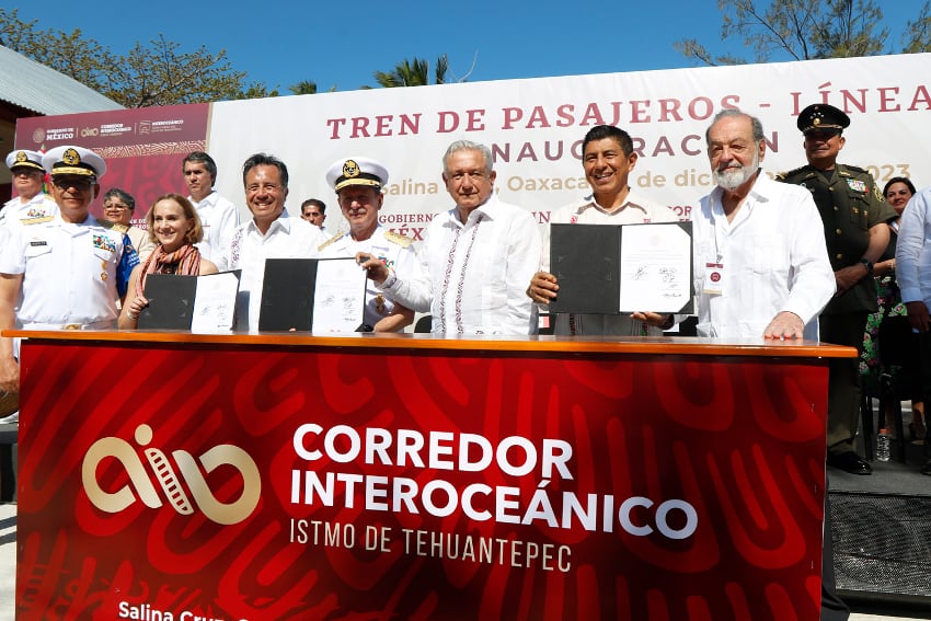 President López Obrador and officials at inauguration ceremony in Isthmus of Tehuantepec