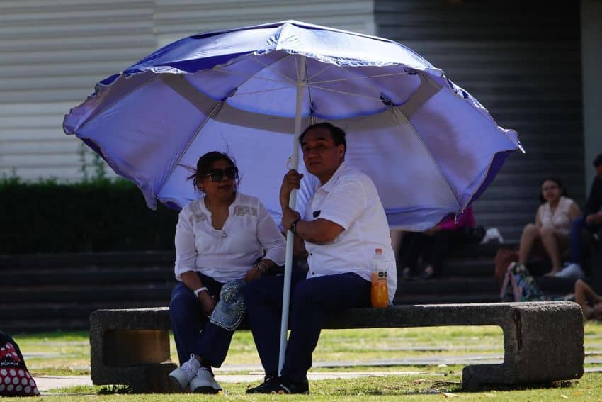 Heat wave brings scorching temperatures across Mexico