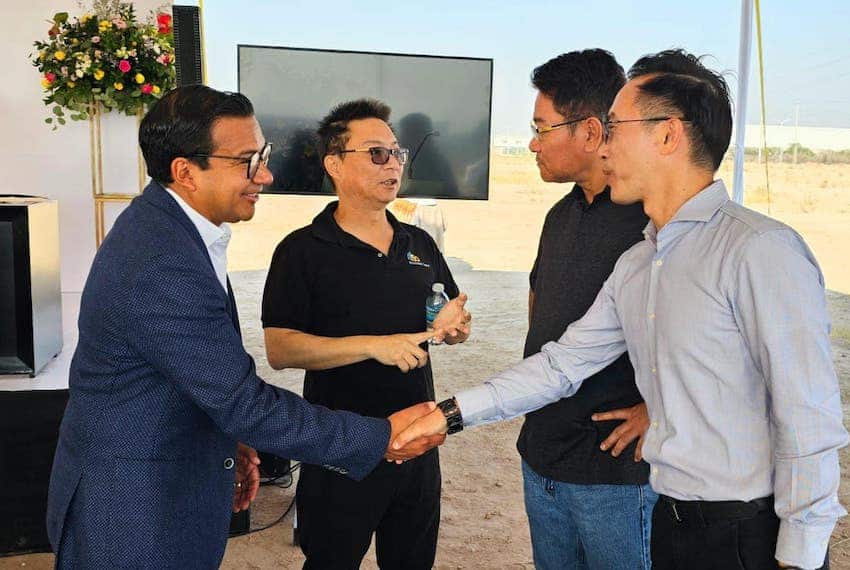 SLP's Director of Public Works Alfonso Rodríguez attended SINBON Electronics' groundbreaking ceremony in Villa de Reyes