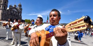 Mariachis in a square in Toluca