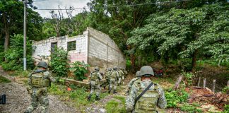 Soldiers in Chiapas rural area
