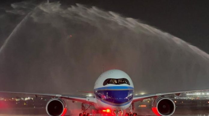 On Saturday, a China Southern flight touched town at the Mexico City International Airport for the first time in 4 years.