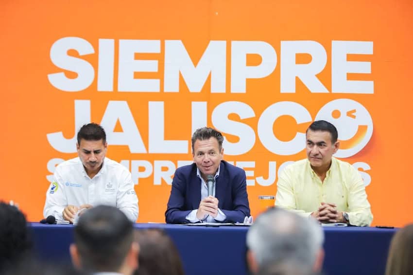 Pablo Lemus at a press conference