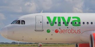 A VivaAerobus airplane