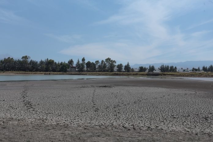 A lake with low water levels in Toluca