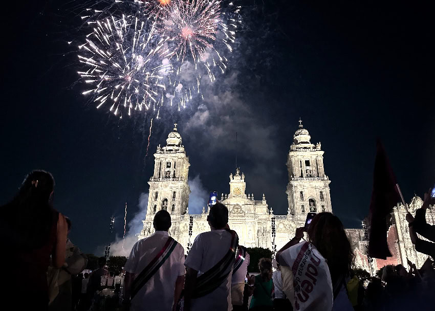 Fireworks above the cathedral in the Zócalo