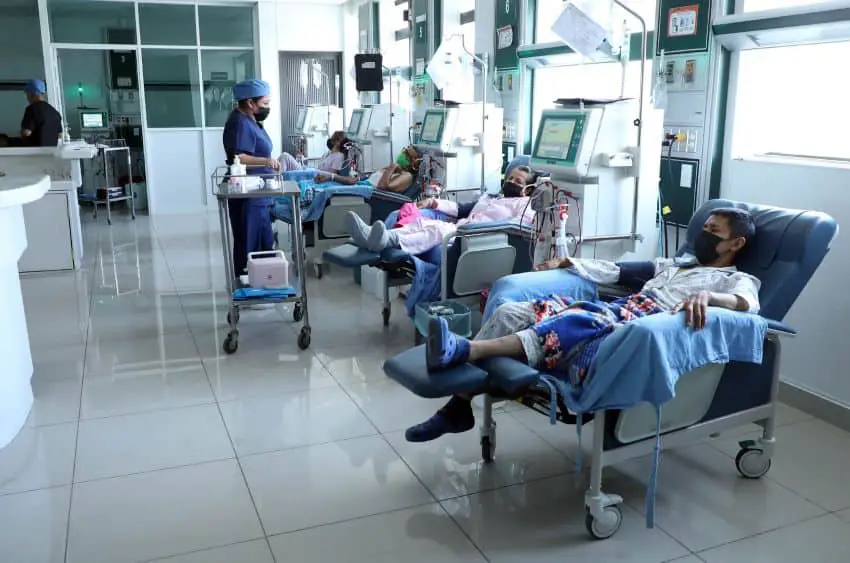 Patients at IMSS hospital for dialysis care