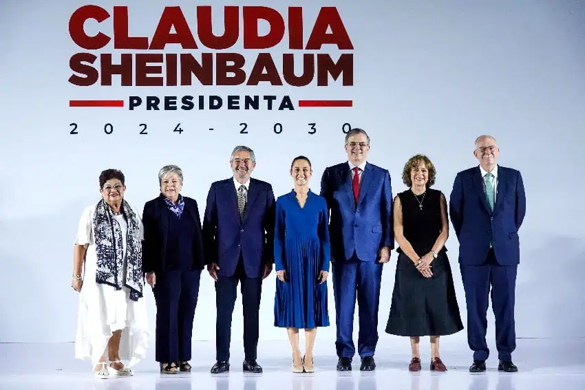 Claudia Sheinbaum with cabinet members