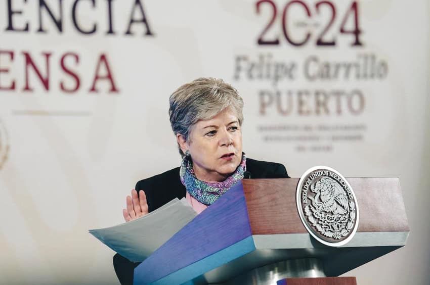 Alicia Bárcena at a press conference