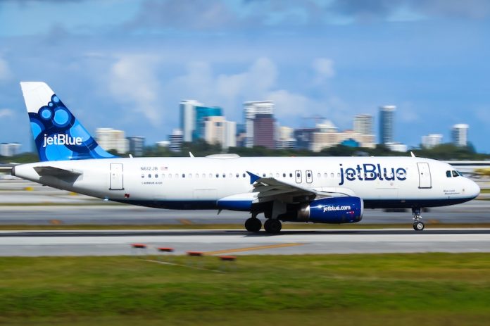 A JetBlue Airbus A321