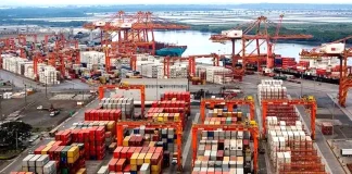 Shipping containers at Manzanillo port