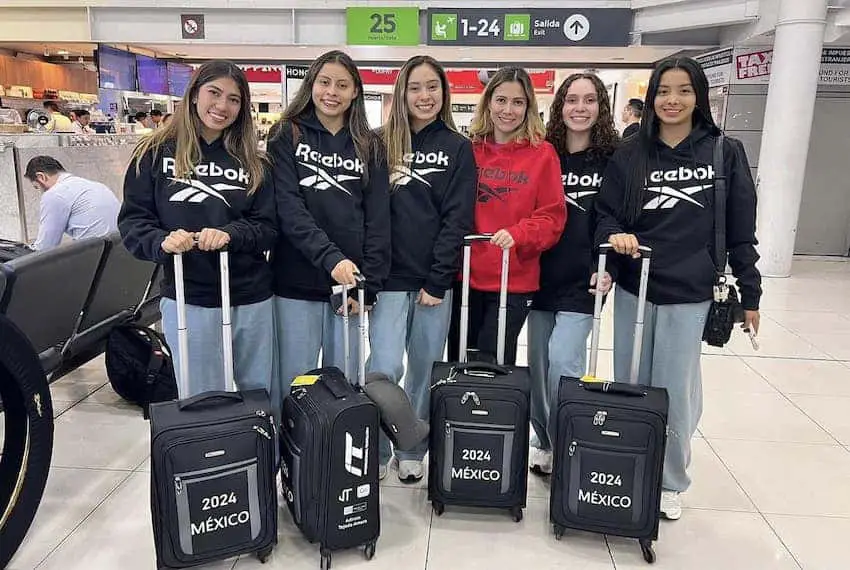 Mexico's rhythmic gymnastics team en route to Paris.