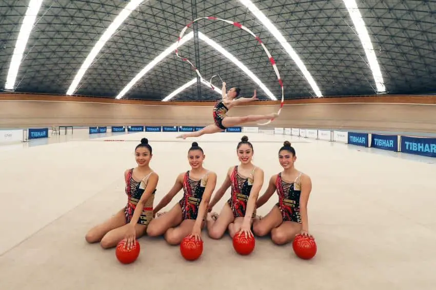 The Mexican rhythmic gymnastics team