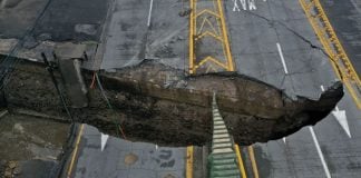 A massive sinkhole opened up along Guadalajara's main boulevard on Thursday morning