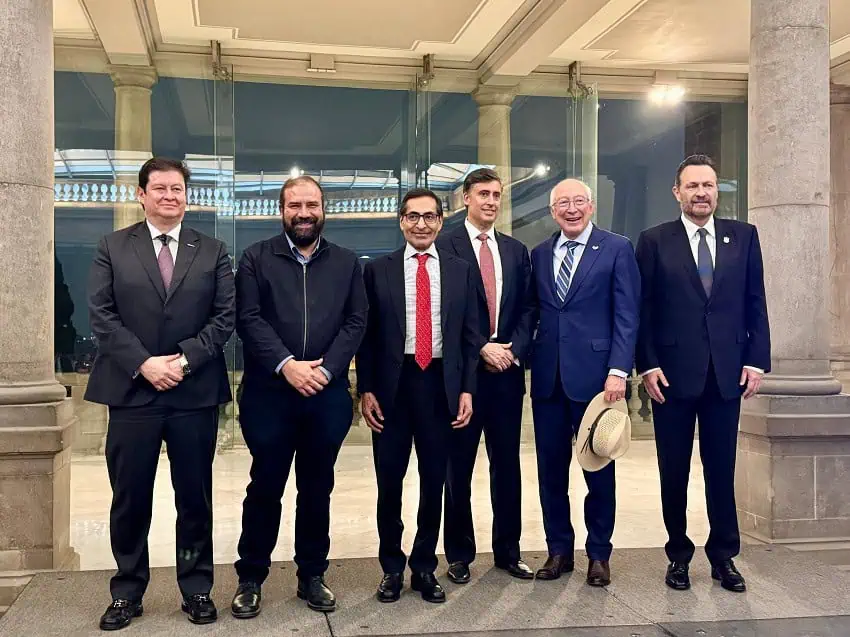 Querétaro Governor Mauricio Kuri, US Ambassador Ken Salazar, Microsoft Latin America President Tito Arciniega, Finance Secretary Rogelio Ramirez de la O and other officials at Microsoft inauguration event.