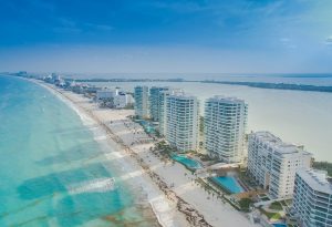 Michigan couple arrested in Cancún for alleged timeshare fraud