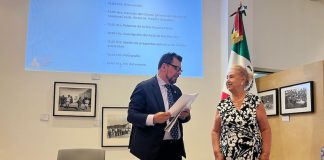 The pieces were voluntarily returned by Susana Zarco Carón, a Mexican citizen who has lived in Canada since 1968.