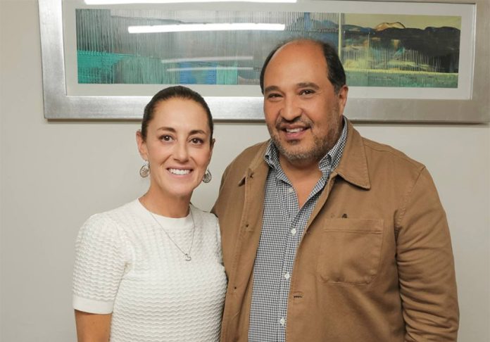 Claudia Sheinbaum with her new chief of staff, Lázaro Cárdenas Batel.