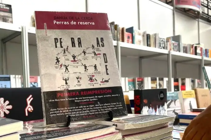 Cover of Perras de Reserva, which was translated into English as Reservoir Bitches