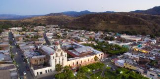 Aerial shot of the main square of Ahuacatlan.