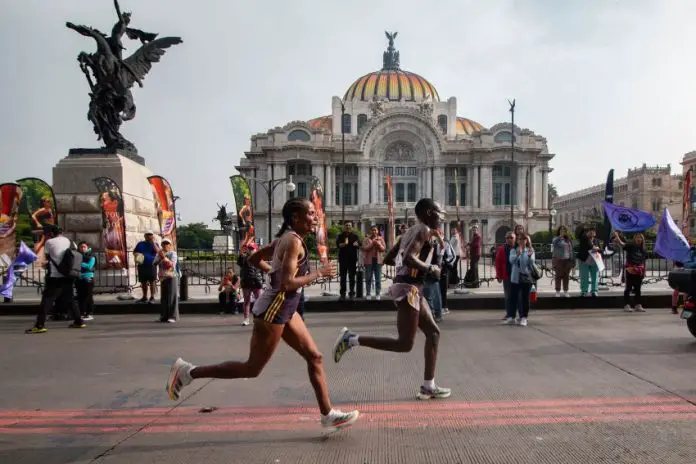 Runners compete in the 41st Mexico City marathon