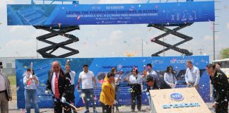 Guanajuato Governor Diego Sinhue marks the commencement of a US $150-million Sinoboom plant in Silao.