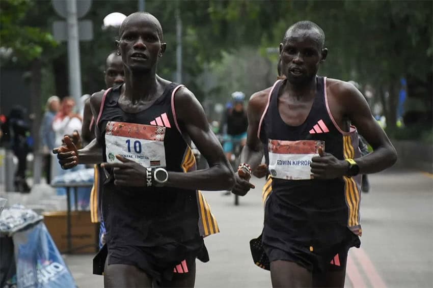 Edwin Kiprop Kiptoo runs in the 41st CDMX marathon.