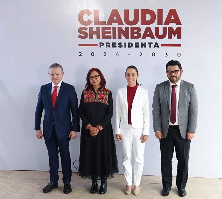 President-elect Claudia Sheinbaum announced on Thursday that Leticia Ramírez, Arturo Zaldívar and Carlos Augusto Morales López pose with Claudia Sheinbaum