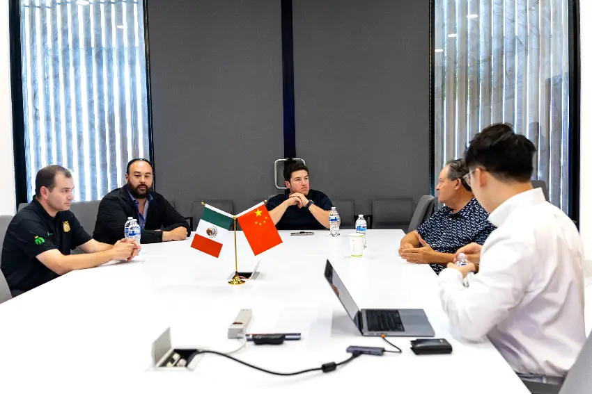 Samuel García with state officials and Hofusan Industrial Park executives