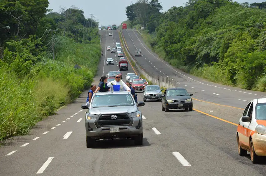 Father Baxin blessed the stretch of highway between the southern Veracruz cities of Acayucan and Jáltipan.