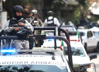 López Obrador argues that the National Guard needs to be under the control of the military to prevent corruption and guarantee the force’s professionalism.