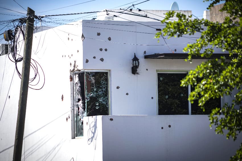 Building with bullet holes in Culiacán, Sinaloa