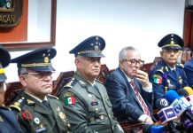 Sinaloa commanders with the governor at a press conference