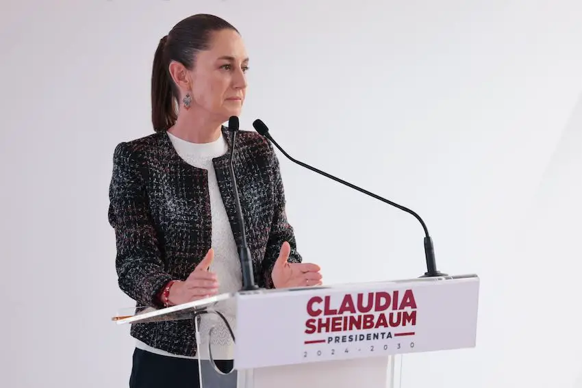 Defending her position on the violence in Sinaloa, Sheinbaum referenced the militarized "war" on drug cartels initiated during the 2006-2012 presidency of Felipe Calderón.