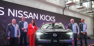 Aguascalientes Governor Tere Jiménez at the Nissan announcing the new 2025 Kicks.