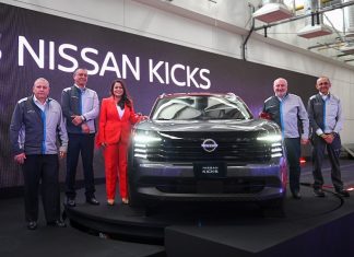 Aguascalientes Governor Tere Jiménez at the Nissan announcing the new 2025 Kicks.