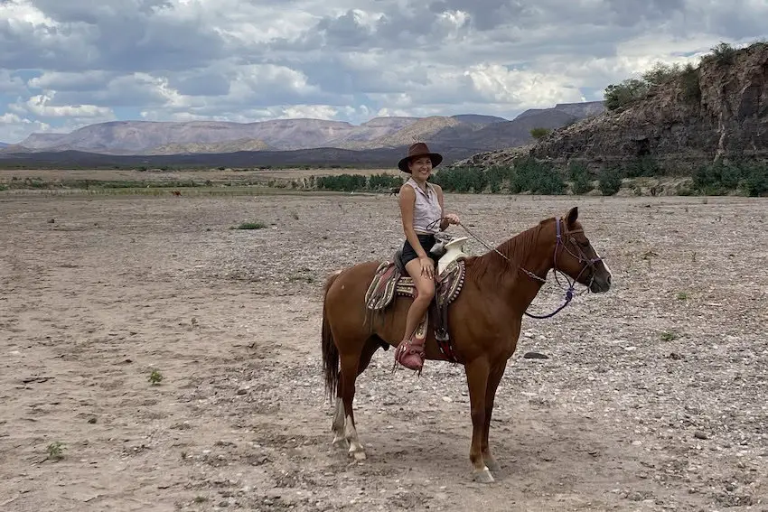 Rocío Cadena a caballo