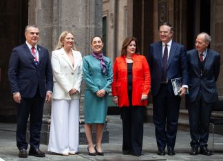 President Claudia Sheinbaum met with more than 200 business leaders at the United States-Mexico CEO Dialogue meeting in Mexico City on Tuesday.