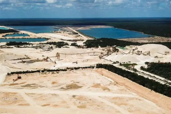 Vulcan's Calica mine in Playa del Carmén