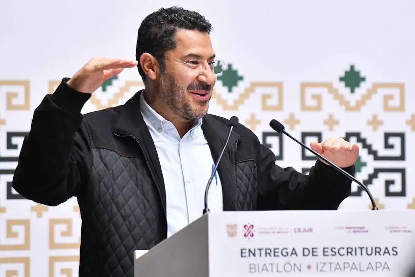 Martí Batres, current director of the State Workers' Social Security Institute (ISSSTE)